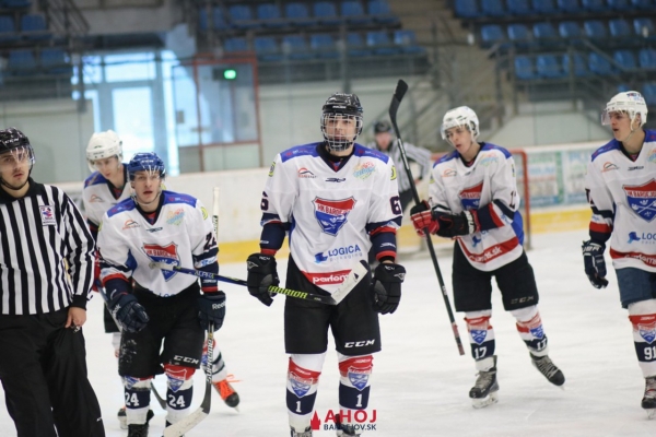 hokej-juniori-bj-ruzinov-5-jpg695783F1-54BF-2A76-0852-14E463D2D536.jpg