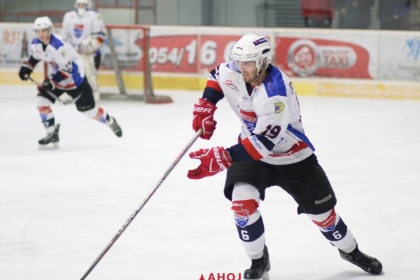 hokej-juniori-bj-ruzinov-9-jpg802BF4DB-3F74-3944-2ABE-10573C7C06E7.jpg