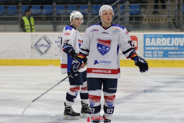 hokej-bj-sanok-10-18-ahoj-1AFD4E5A1-902C-6F41-940B-4E5DDFF812E8.jpg