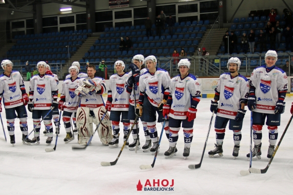 hokej-darcek-2018-10D7B6493-960A-2DA6-CAFC-A430AD1CA7A4.jpg