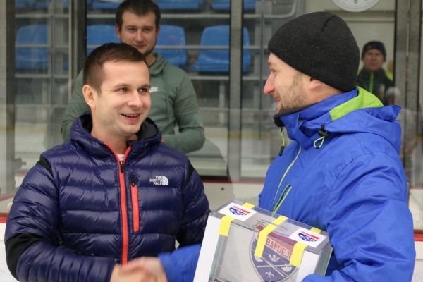 hokej-darcek-2018-38EFEDB11-732C-7038-3DE7-6C72390F8EFB.jpg