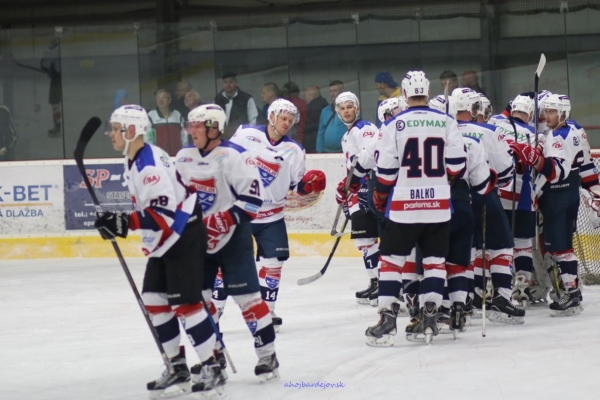 hokej-bj-gel-1843FBDCB5-16CA-43BE-F6D4-96C4D6446F91.jpg
