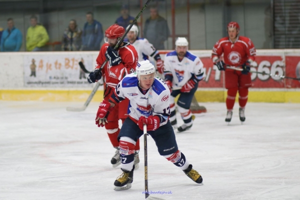 hokej-bj-gel-547B6A60A-33D0-7437-1BF3-FA2F07C1A64B.jpg